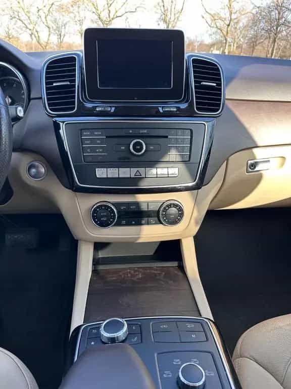Mercedes-Benz GLE-Class 400 4MATIC - 12/2017-photo-9
