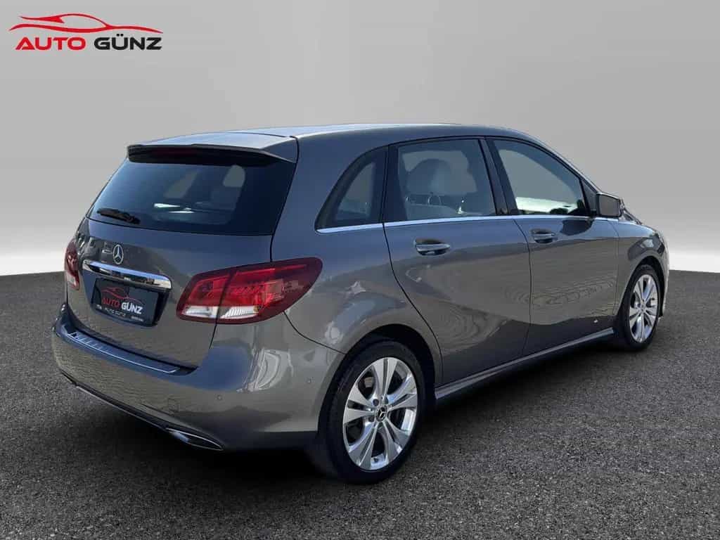 Mercedes-Benz B-Class 180 Urban *Navi-AHK-SHZ* 10/2017-photo-4