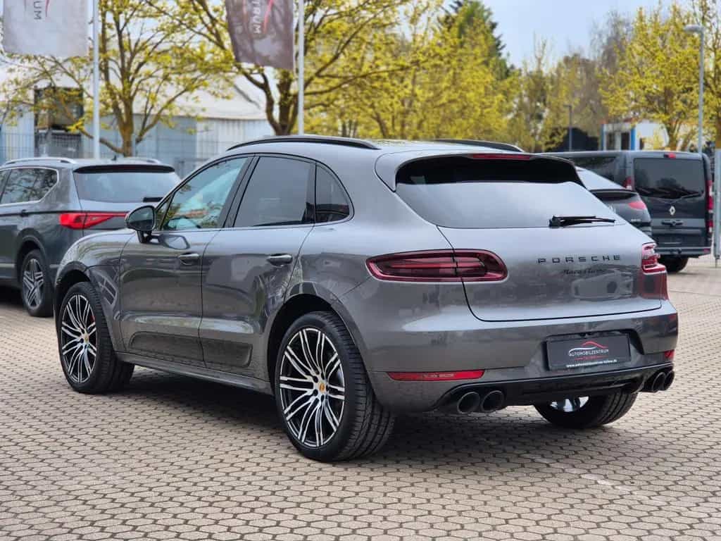 Porsche Macan Turbo Performance Paket APPROVED Pano 21" 06/2018-photo-13