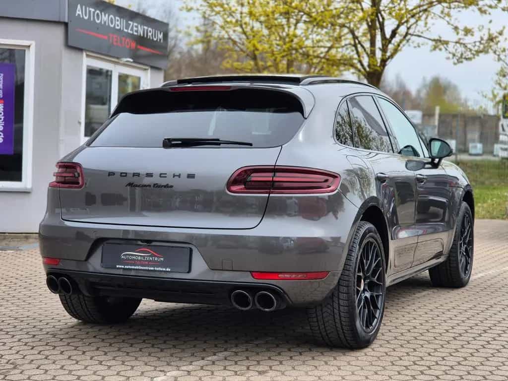 Porsche Macan Turbo Performance Paket APPROVED Pano 21" 06/2018-photo-16