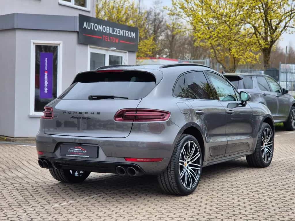 Porsche Macan Turbo Performance Paket APPROVED Pano 21" 06/2018-photo-17