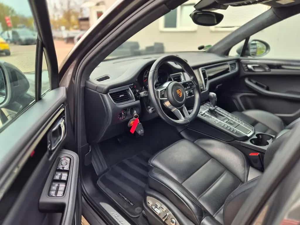 Porsche Macan Turbo Performance Paket APPROVED Pano 21" 06/2018-photo-20