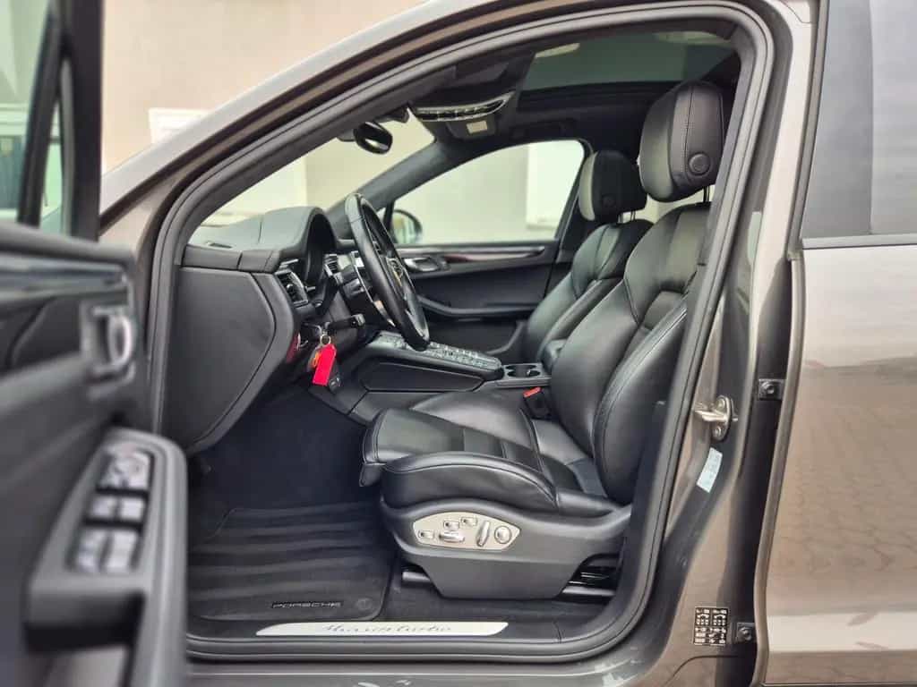 Porsche Macan Turbo Performance Paket APPROVED Pano 21" 06/2018-photo-22
