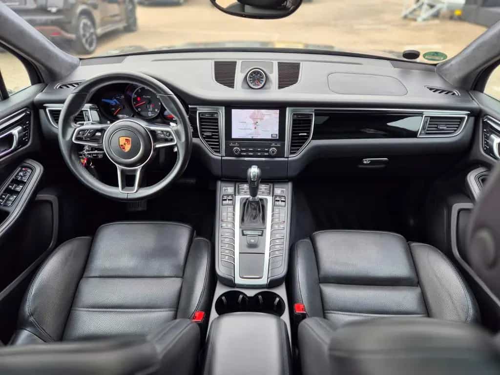 Porsche Macan Turbo Performance Paket APPROVED Pano 21" 06/2018-photo-31