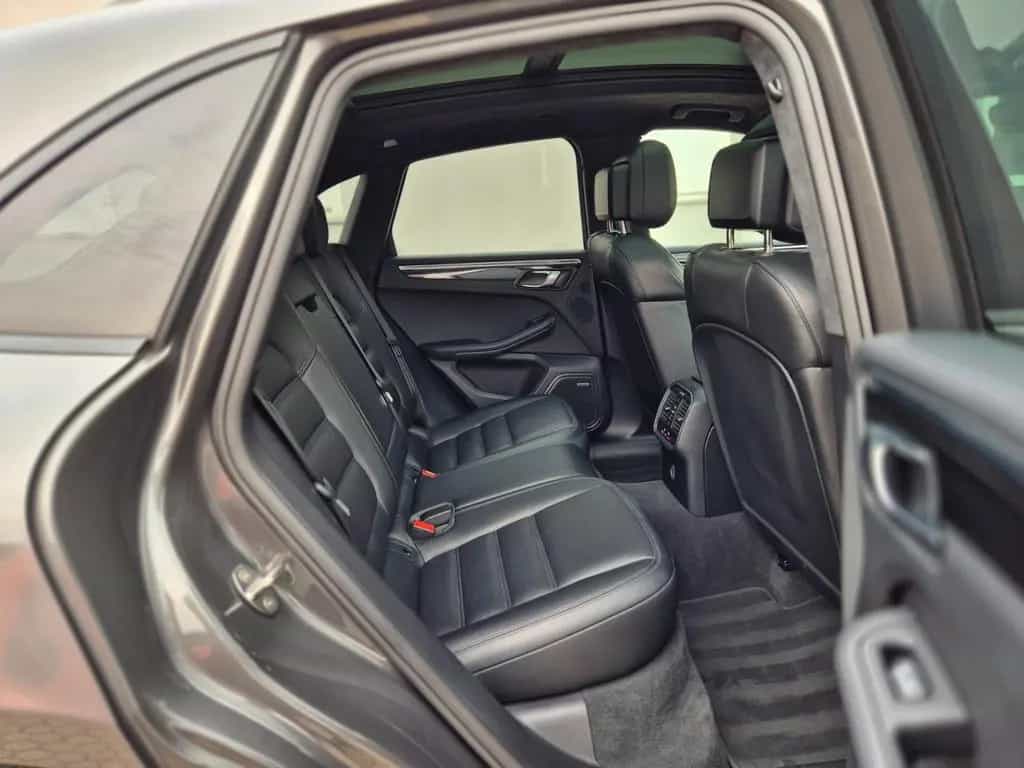 Porsche Macan Turbo Performance Paket APPROVED Pano 21" 06/2018-photo-32