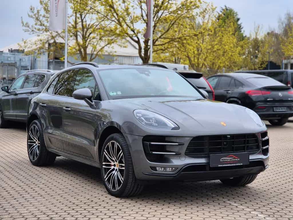 Porsche Macan Turbo Performance Paket APPROVED Pano 21" 06/2018-photo-4