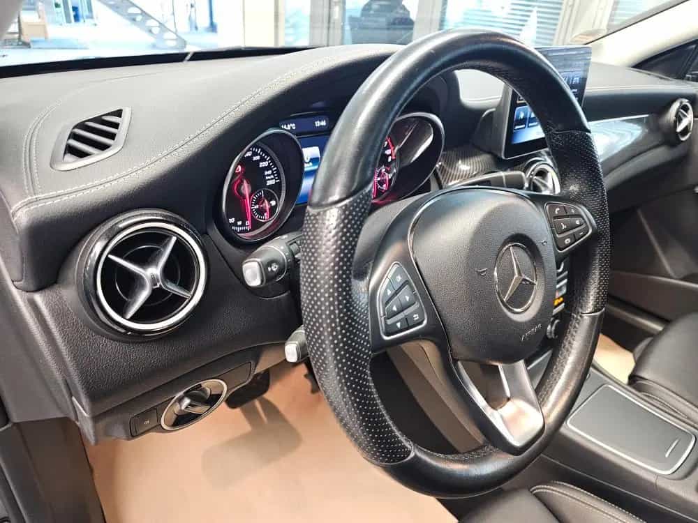 Mercedes-Benz CLA 180 Shooting Brake Urban LED,Sitzheizung,PDC 02/2019-photo-21