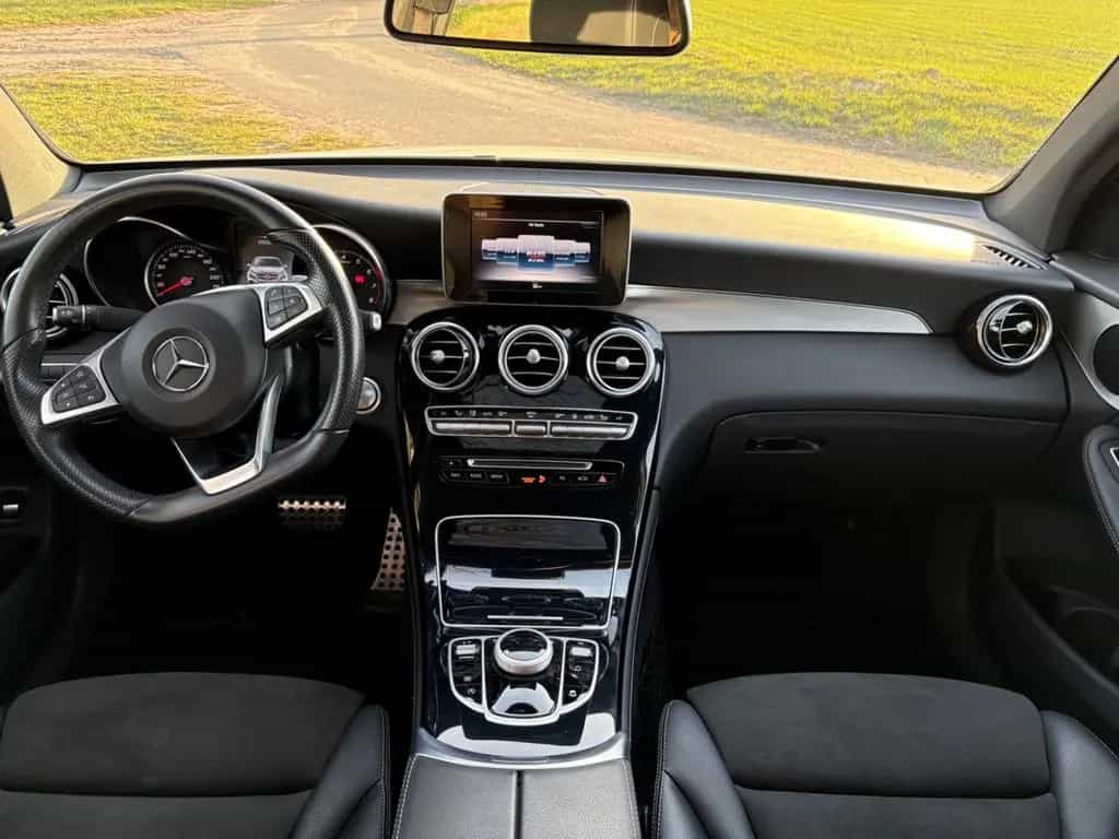 Mercedes-Benz GLC-Class 300 4MATIC AMG Line Coupé Autom. 08/2017-photo-8