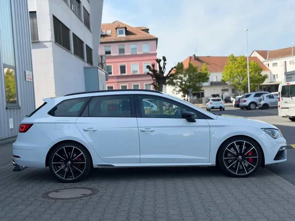 Seat Leon ST Cupra 300 4Drive DSG Pano 19" 10/2017-photo-10