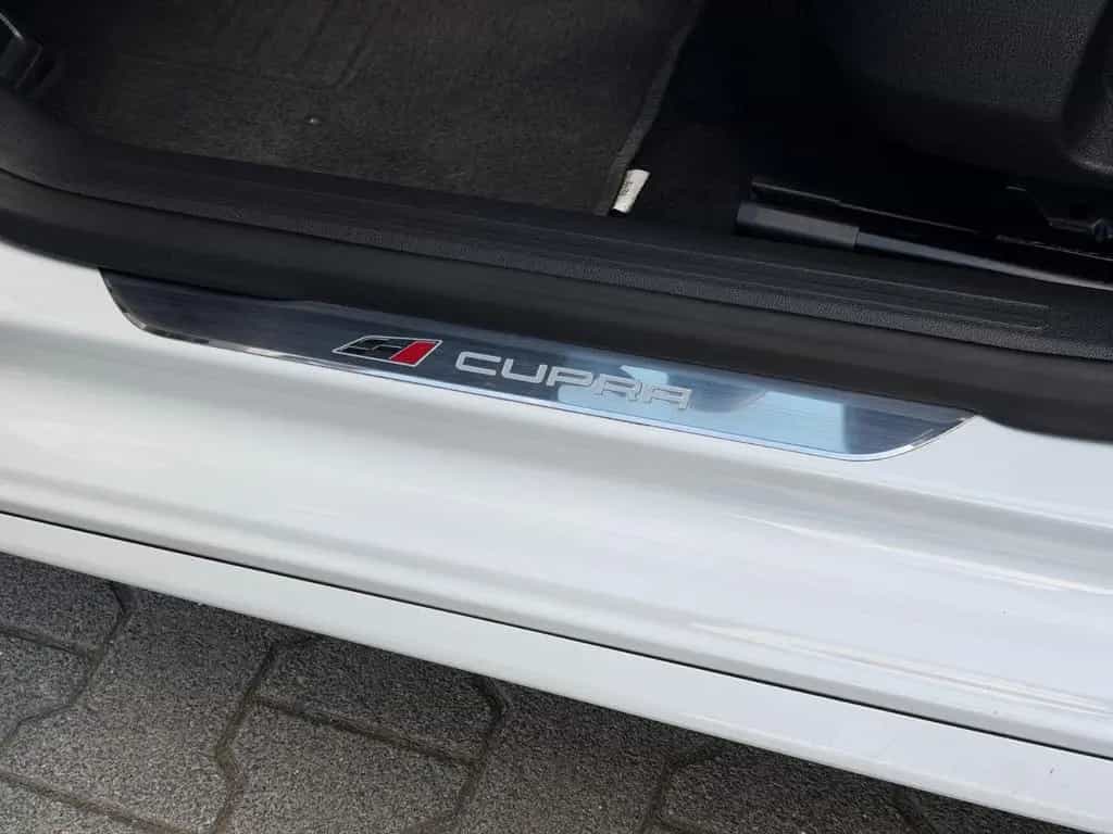 Seat Leon ST Cupra 300 4Drive DSG Pano 19" 10/2017-photo-14