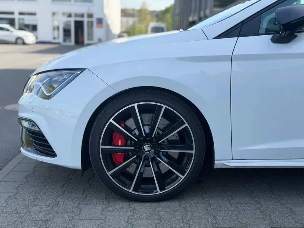 Seat Leon ST Cupra 300 4Drive DSG Pano 19" 10/2017-photo-9