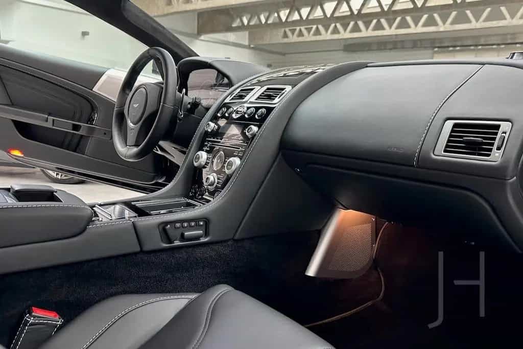 Aston Martin DBS 6.0 Carbon Black Touchtronic 04/2010-photo-14