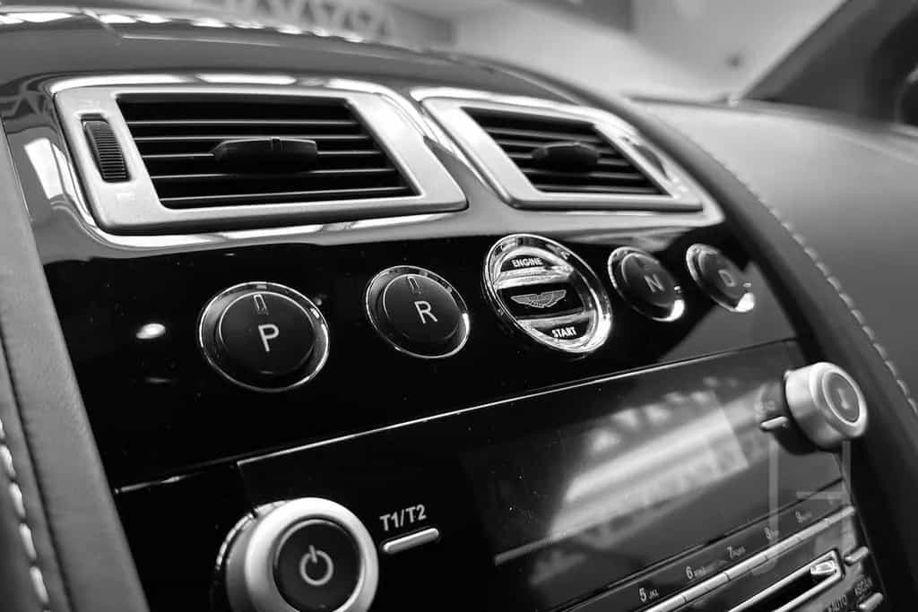 Aston Martin DBS 6.0 Carbon Black Touchtronic 04/2010-photo-19