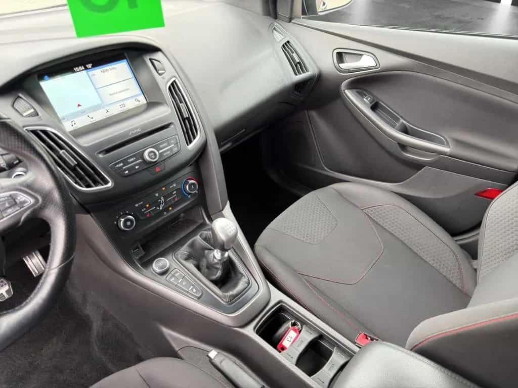Ford Focus Turnier ST-Line NAVI|SITZHEIZUNG|PDC|EU6 05/2018-photo-13