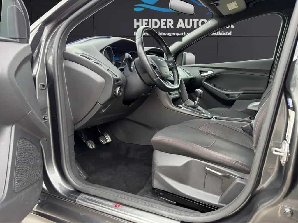 Ford Focus Turnier ST-Line NAVI|SITZHEIZUNG|PDC|EU6 05/2018-photo-8