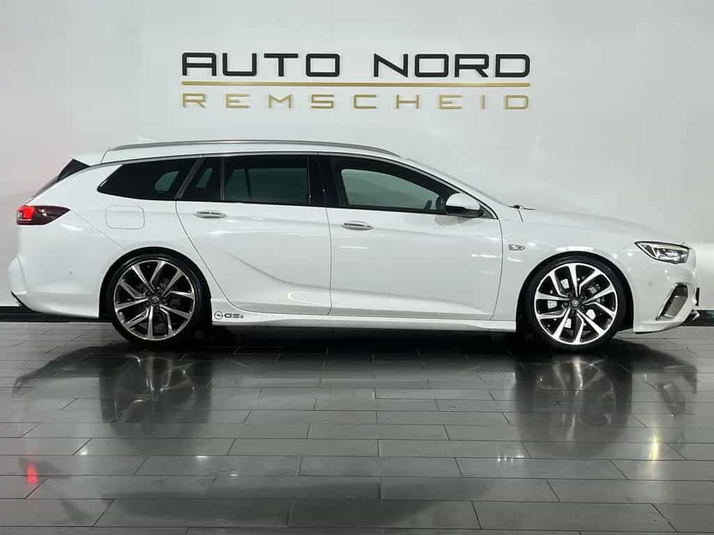 Opel Insignia GSi 4x4 *Schale*360°Cam*Keyless*Brembo* 05/2018-photo-4