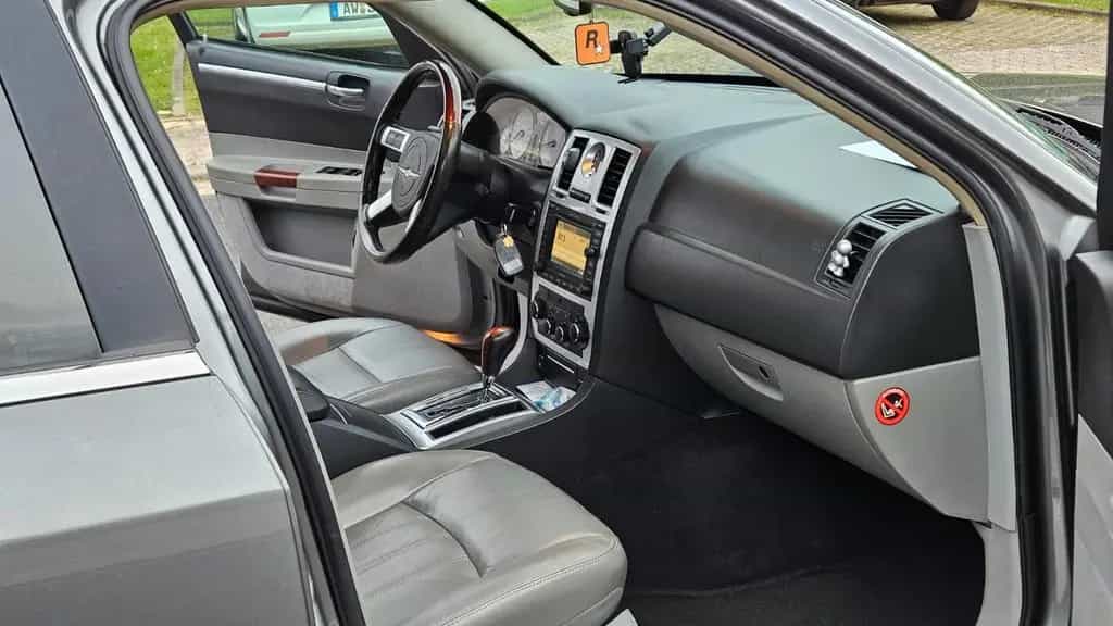 Chrysler 300C 3.5 V6 Autom. Limousine 01/2008-photo-9