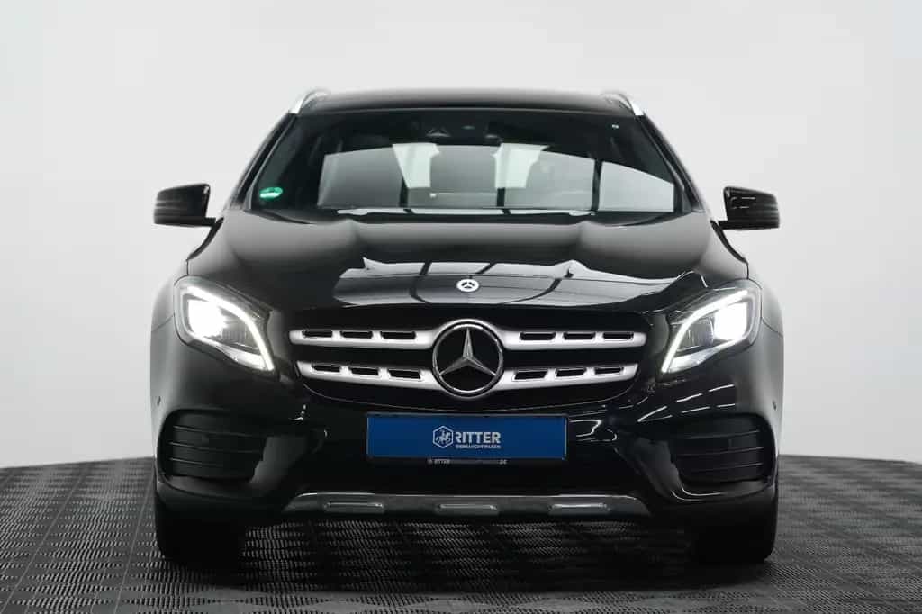 Mercedes-Benz GLA-Class 200 AMG Line Pano Navi AHK LED DAB KeylessGO 11/2019-photo-1