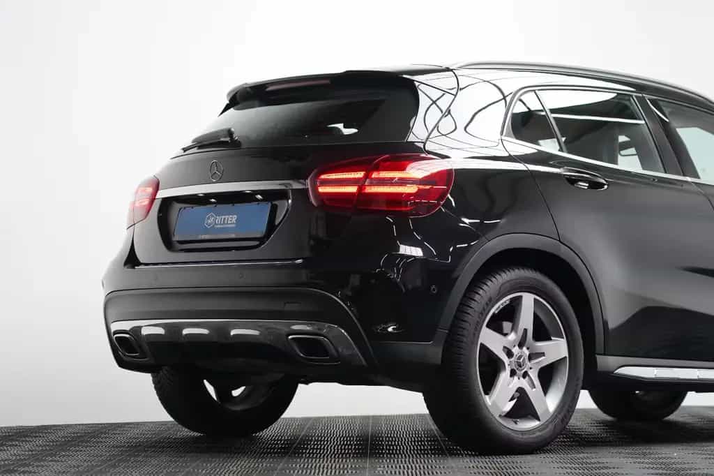 Mercedes-Benz GLA-Class 200 AMG Line Pano Navi AHK LED DAB KeylessGO 11/2019-photo-16