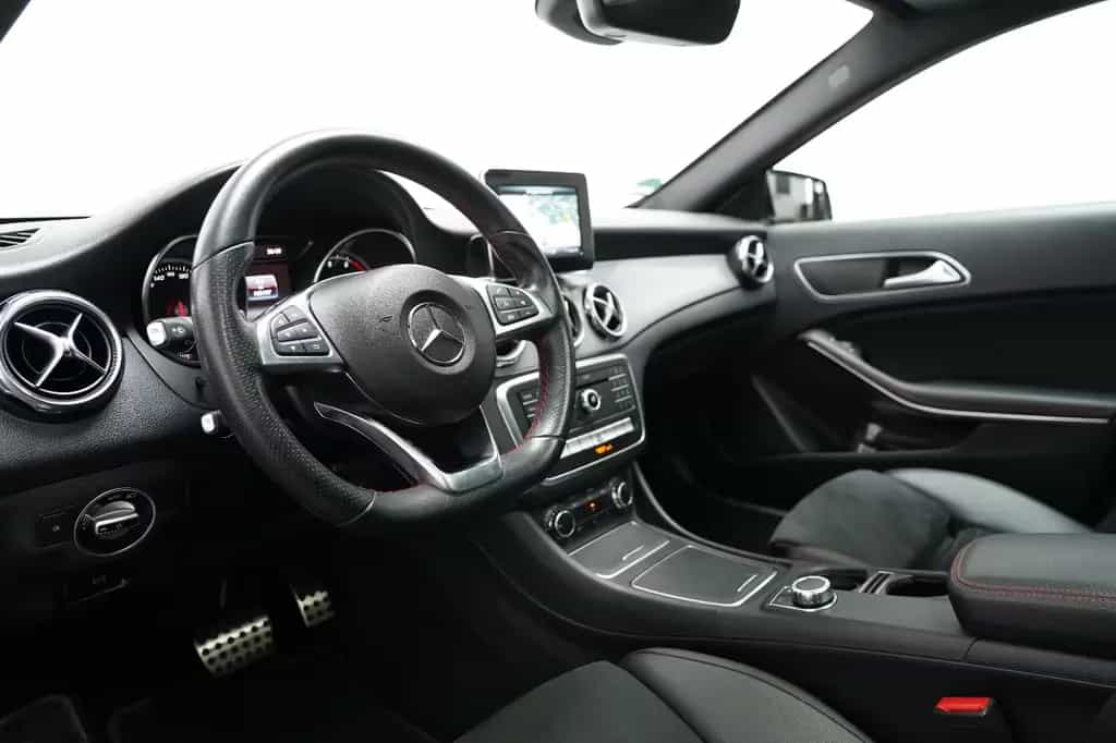 Mercedes-Benz GLA-Class 200 AMG Line Pano Navi AHK LED DAB KeylessGO 11/2019-photo-17