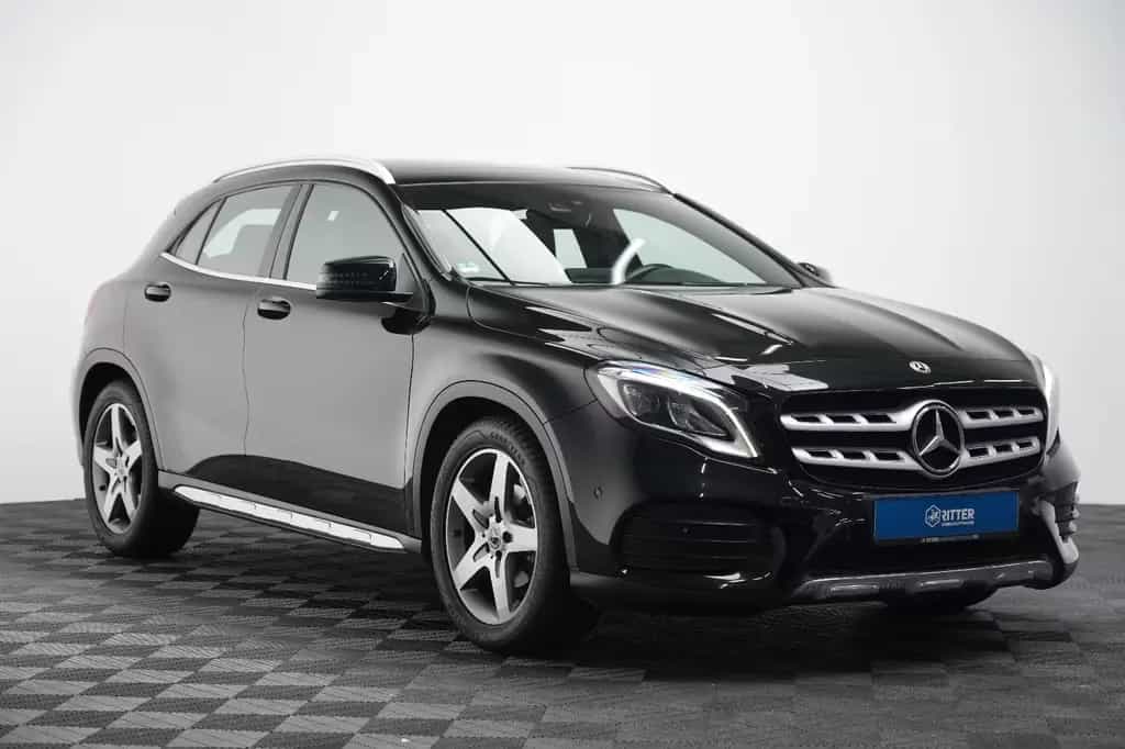 Mercedes-Benz GLA-Class 200 AMG Line Pano Navi AHK LED DAB KeylessGO 11/2019-photo-2