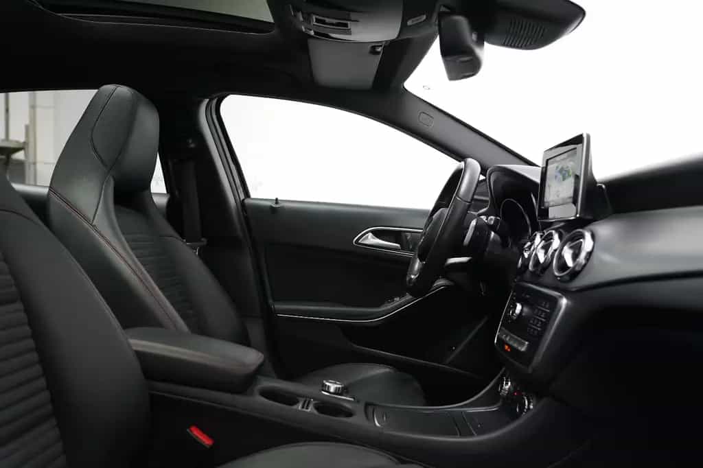 Mercedes-Benz GLA-Class 200 AMG Line Pano Navi AHK LED DAB KeylessGO 11/2019-photo-22