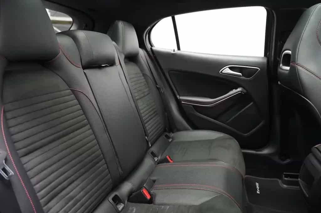 Mercedes-Benz GLA-Class 200 AMG Line Pano Navi AHK LED DAB KeylessGO 11/2019-photo-24