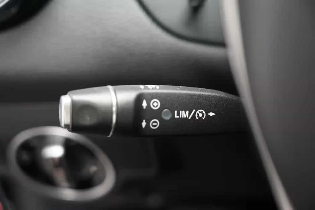 Mercedes-Benz GLA-Class 200 AMG Line Pano Navi AHK LED DAB KeylessGO 11/2019-photo-32
