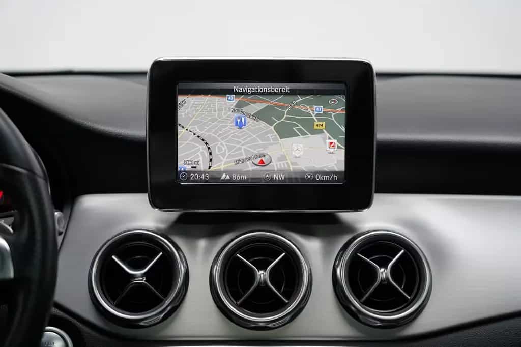 Mercedes-Benz GLA-Class 200 AMG Line Pano Navi AHK LED DAB KeylessGO 11/2019-photo-38