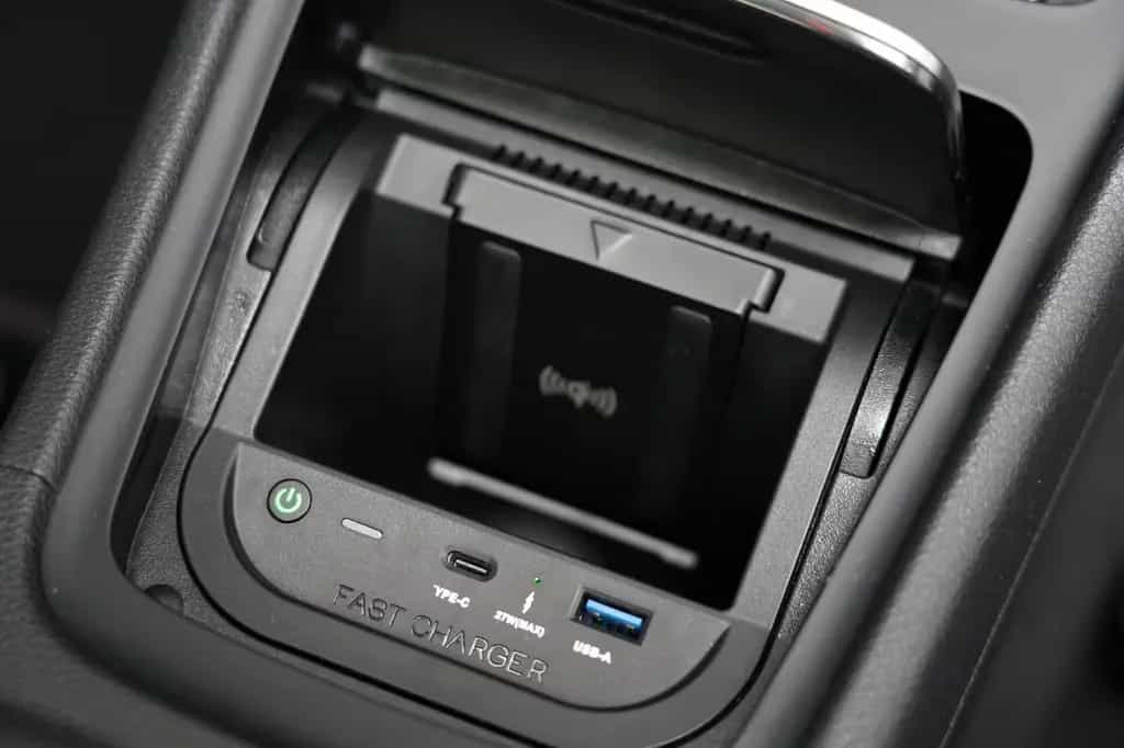 Mercedes-Benz GLA-Class 200 AMG Line Pano Navi AHK LED DAB KeylessGO 11/2019-photo-40