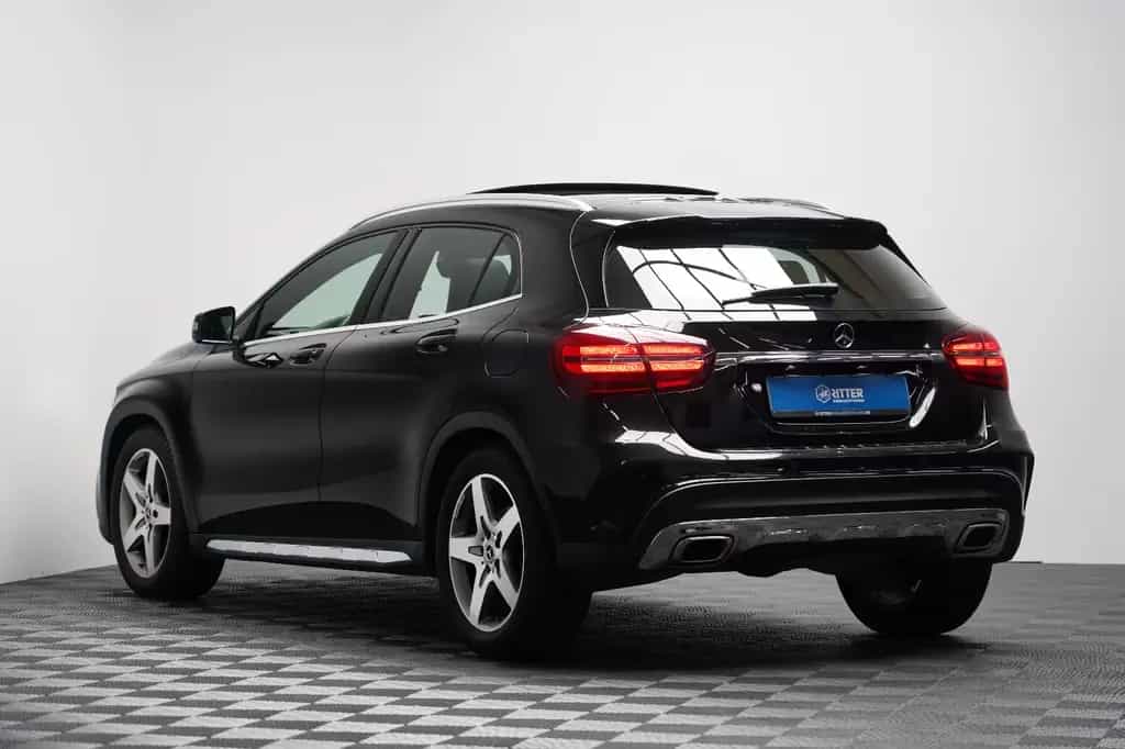 Mercedes-Benz GLA-Class 200 AMG Line Pano Navi AHK LED DAB KeylessGO 11/2019-photo-5