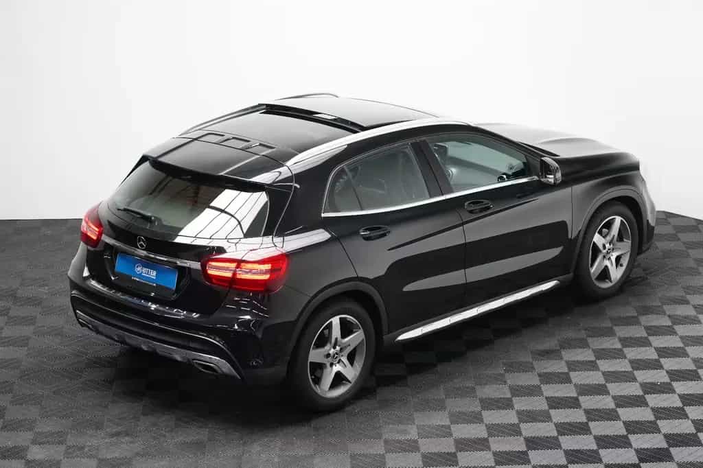 Mercedes-Benz GLA-Class 200 AMG Line Pano Navi AHK LED DAB KeylessGO 11/2019-photo-9