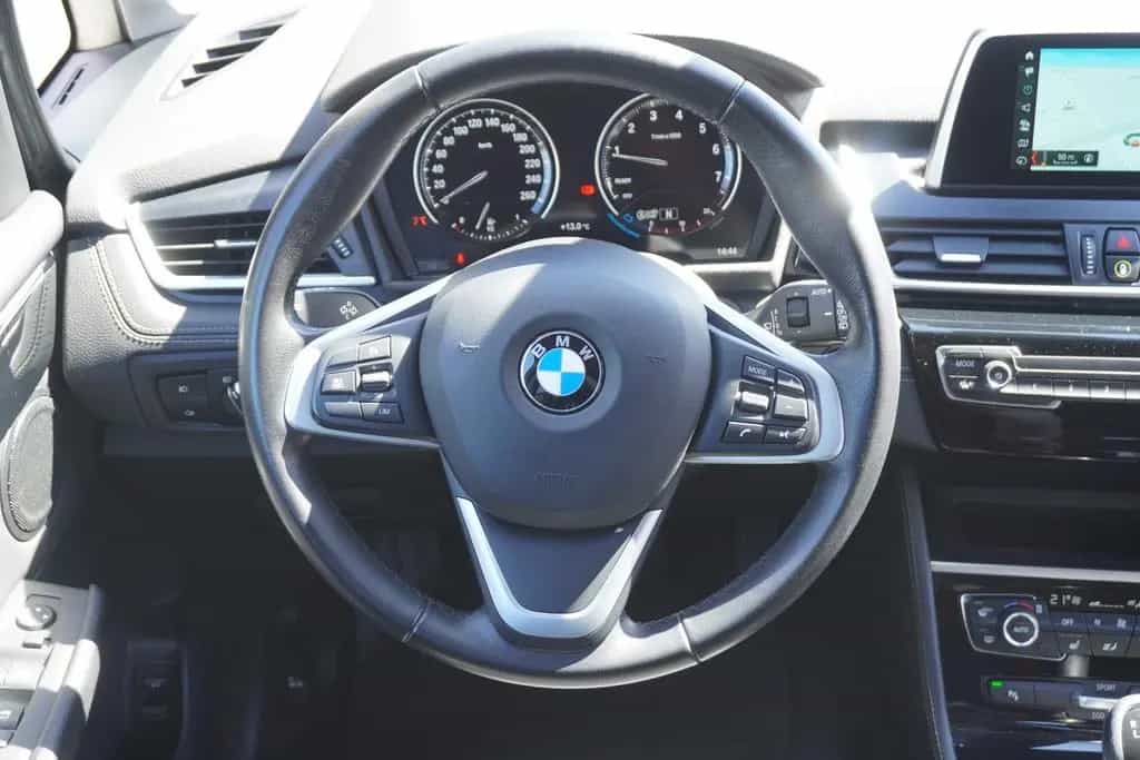 BMW 216 i Sport Line LED Navi Sitzheizung PDC Limiter 04/2019-photo-13