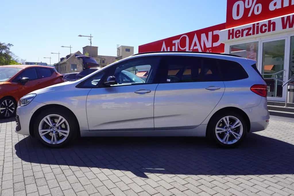 BMW 216 i Sport Line LED Navi Sitzheizung PDC Limiter 04/2019-photo-2