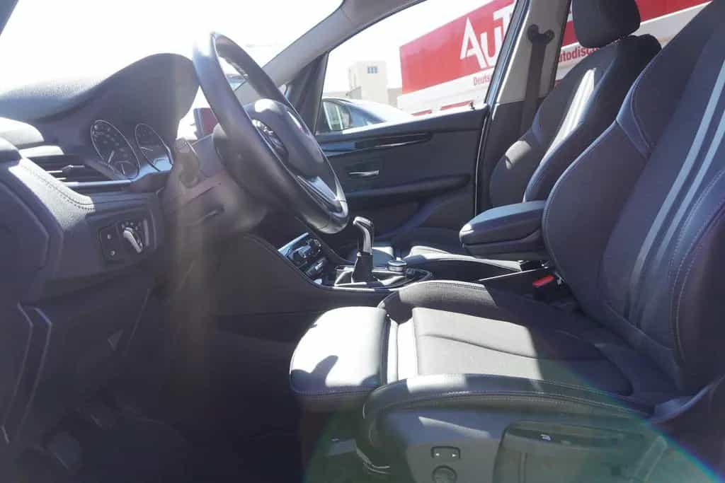 BMW 216 i Sport Line LED Navi Sitzheizung PDC Limiter 04/2019-photo-27