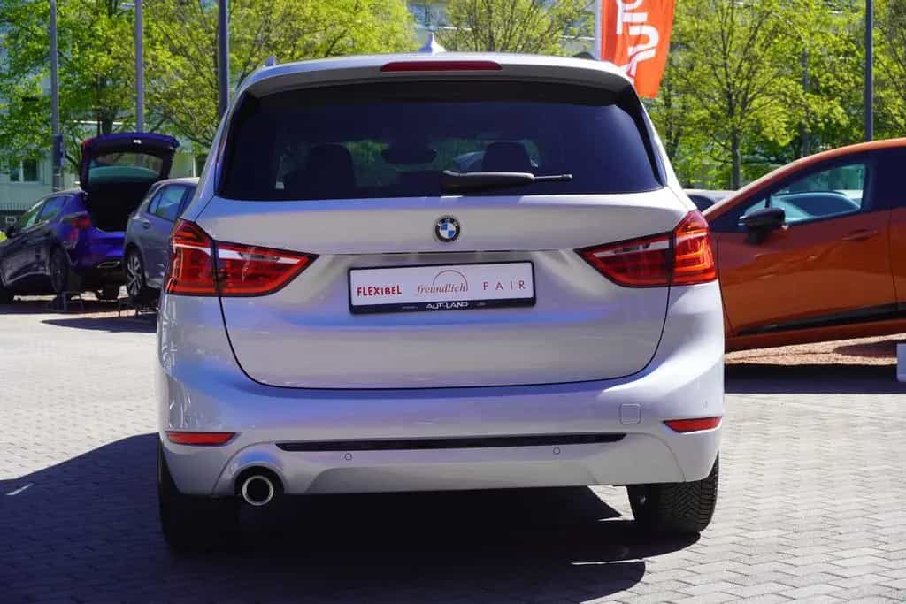 BMW 216 i Sport Line LED Navi Sitzheizung PDC Limiter 04/2019-photo-4