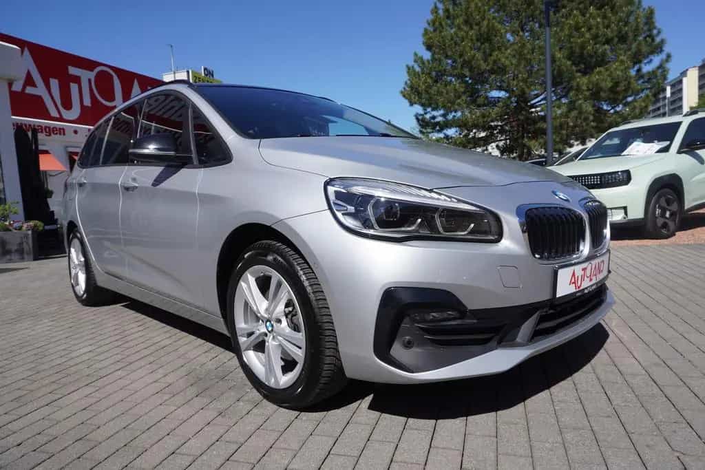 BMW 216 i Sport Line LED Navi Sitzheizung PDC Limiter 04/2019-photo-7