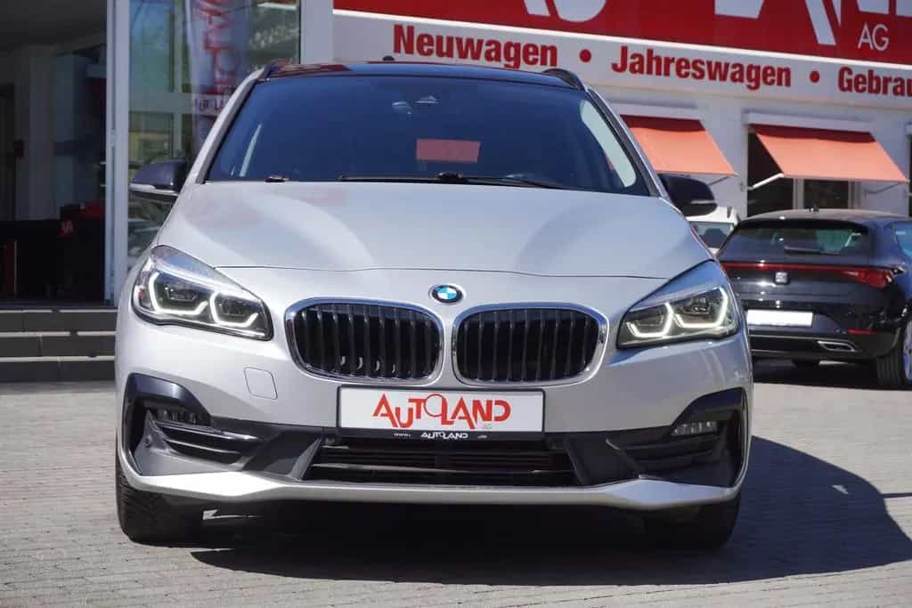 BMW 216 i Sport Line LED Navi Sitzheizung PDC Limiter 04/2019-photo-8