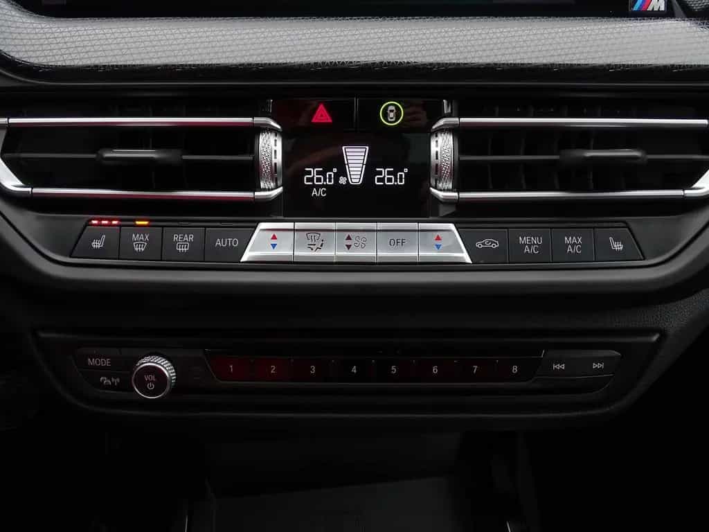 BMW 120 i Sport Line LED AHK Tempomat Head-Up DAB PDC 05/2021-photo-13
