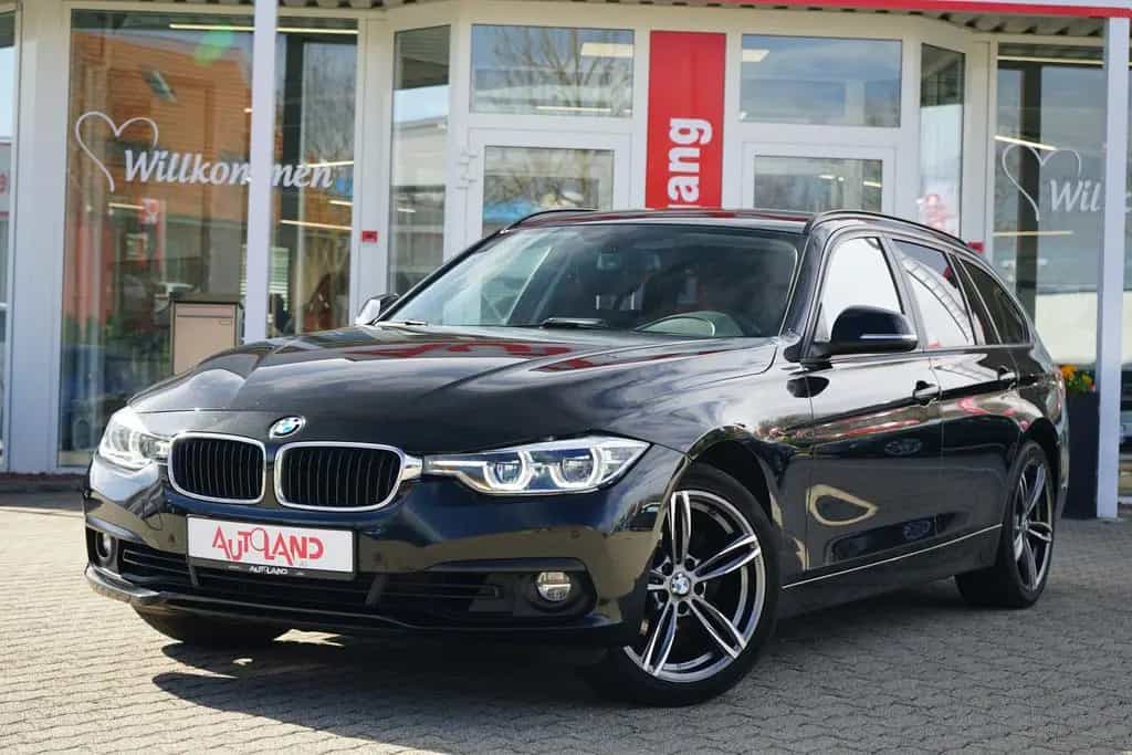 BMW 3 Series 318i Advantage LED Navi AHK Sitzheizung Tempomat 05/2017-photo-1