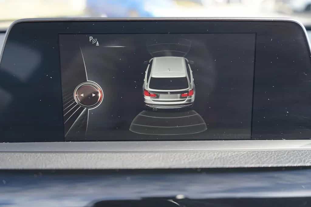 BMW 3 Series 318i Advantage LED Navi AHK Sitzheizung Tempomat 05/2017-photo-16