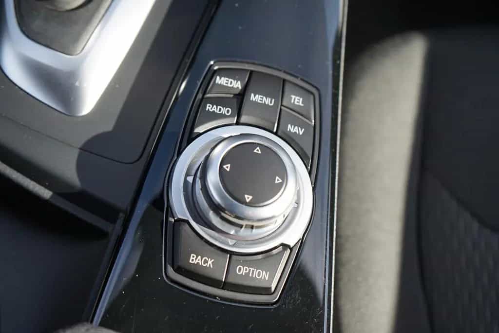 BMW 3 Series 318i Advantage LED Navi AHK Sitzheizung Tempomat 05/2017-photo-20