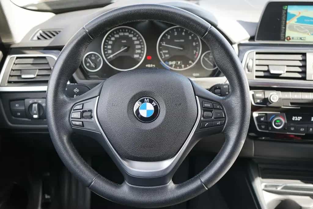 BMW 3 Series 318i Advantage LED Navi AHK Sitzheizung Tempomat 05/2017-photo-22
