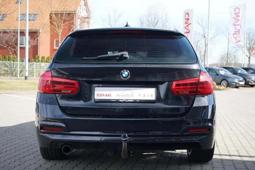 BMW 3 Series 318i Advantage LED Navi AHK Sitzheizung Tempomat 05/2017-photo-3