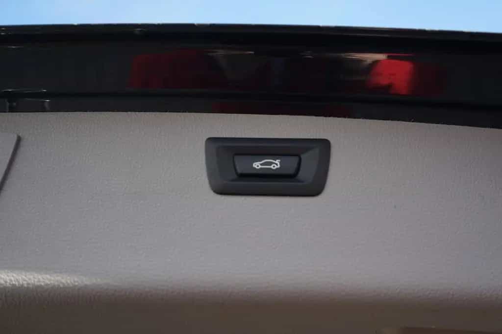 BMW 3 Series 318i Advantage LED Navi AHK Sitzheizung Tempomat 05/2017-photo-5
