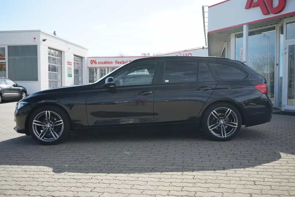 BMW 3 Series 318i Advantage LED Navi AHK Sitzheizung Tempomat 05/2017-photo-7