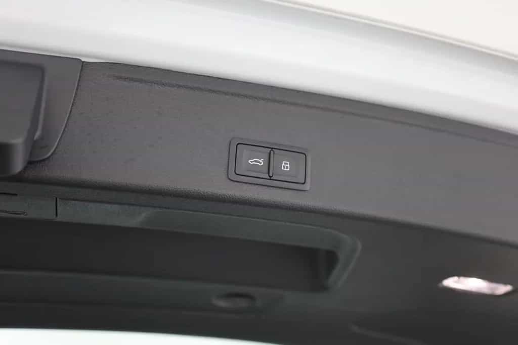 Audi A4 Avant 2.0 TFSI quattro S-line LED Navi PDC 09/2018-photo-27