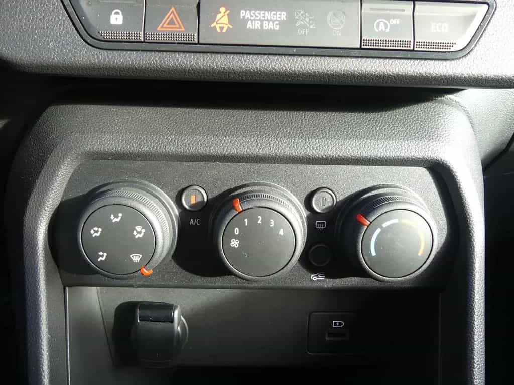 Dacia Jogger 1.0 TCE Comfort LED Navi 7-Sitzer AHK PDC 07/2022-photo-15