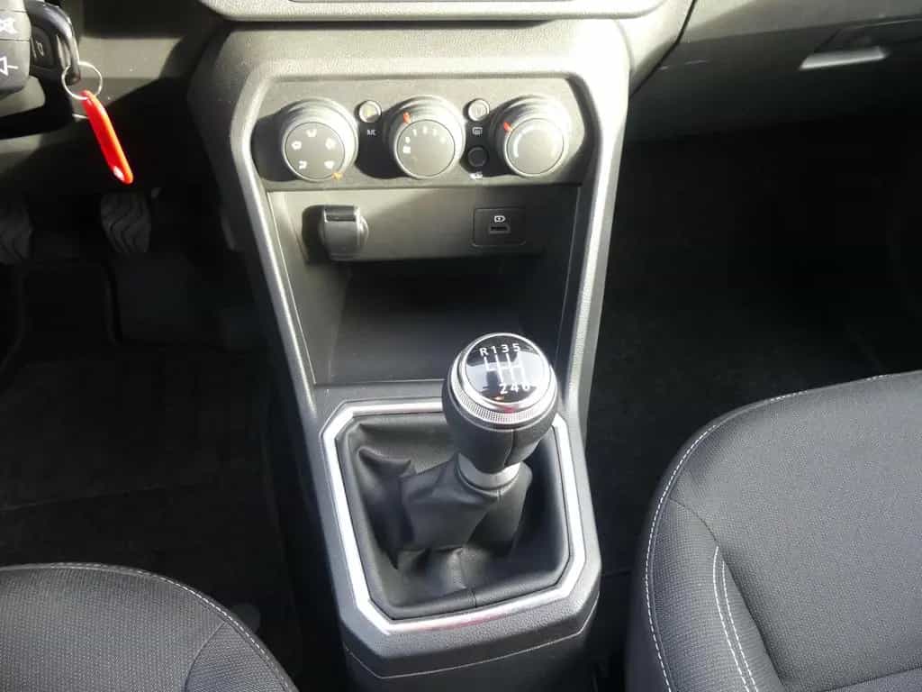 Dacia Jogger 1.0 TCE Comfort LED Navi 7-Sitzer AHK PDC 07/2022-photo-17