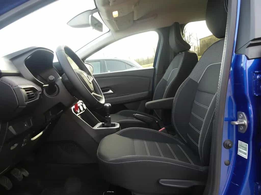 Dacia Jogger 1.0 TCE Comfort LED Navi 7-Sitzer AHK PDC 07/2022-photo-27